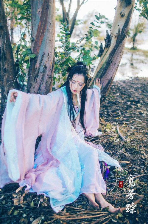 hanfugallery: Traditional Chinese hanfu by 疯子