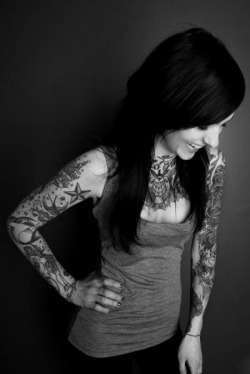 inkerest:  hot #girl #inked #tattoo