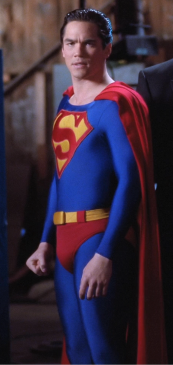 robocoptortured: Dean Cain Superman side bulges, Lois and Clark the new adventures of Superman 