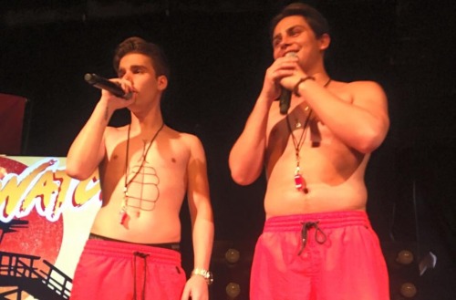 sugarcoated1: lucydonaghan: Jake T. Austin’s abs seem to have vanished! (Submission) Those las