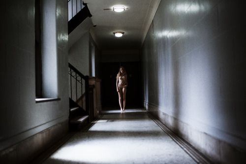 shitjimmyshoots:  Kirsten Brooke in her hallway, 2016 -Jimmy O’Donnell 