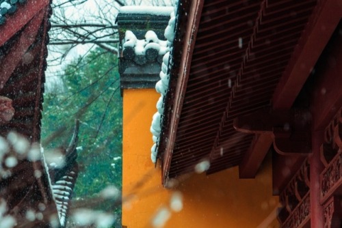 snow & temple in china