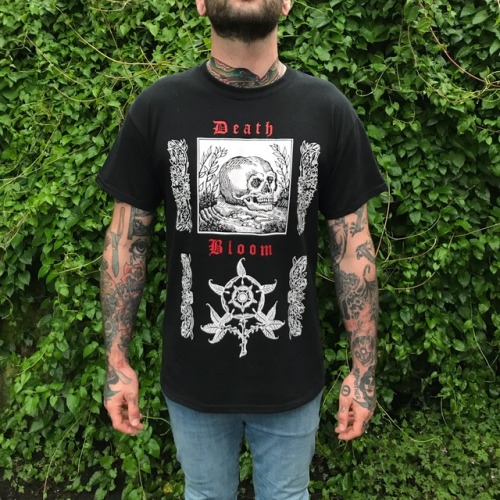 Spring/summer shirts are now live in the store!! sineater.bigcartel.com/ sineater.bi
