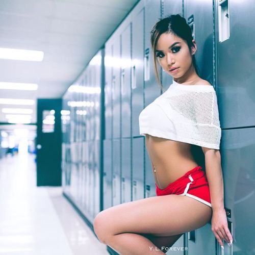 sissybarbaker-08:  orientalwhores:  ohsoasianohsohot:  Donnah Pham  Stunning  😍