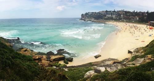 #bronte #beach #looked #incredible on #christmas , we went on the #coastalwalk with the #family #oce