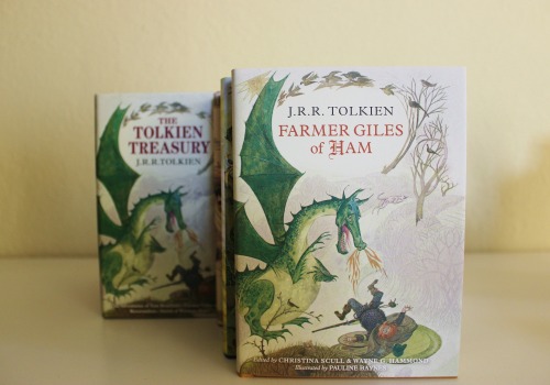 falling-inlove-with-books:The Tolkien Treasury- Illustrated by Pauline Baynes