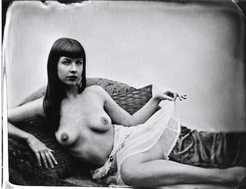 wetplatenudes:  Sugar Jones, 11.2014 half plate tintype. 