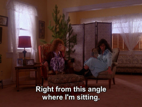 inthedarktrees:  I had the strangest dream last night. Sheryl Lee & Grace Zabriskie | Twin Peaks 