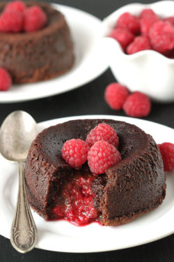 delta-breezes:  Lava Cakes {GF} |My Baking Addiction