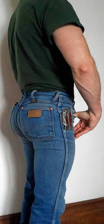 daddyjeremyc: oilfield-bi: Without Doubt The Most Beautiful Butt in Wranglers I have EVER SEEN. Perf