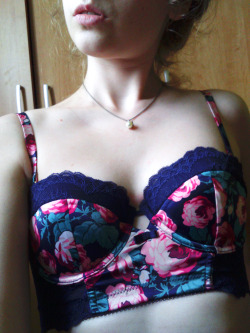 jackdanielsdoll:  I’ve been blessed with beautiful lingerie set recently