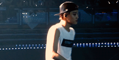 porokrong:here comes jongin to ruin your life