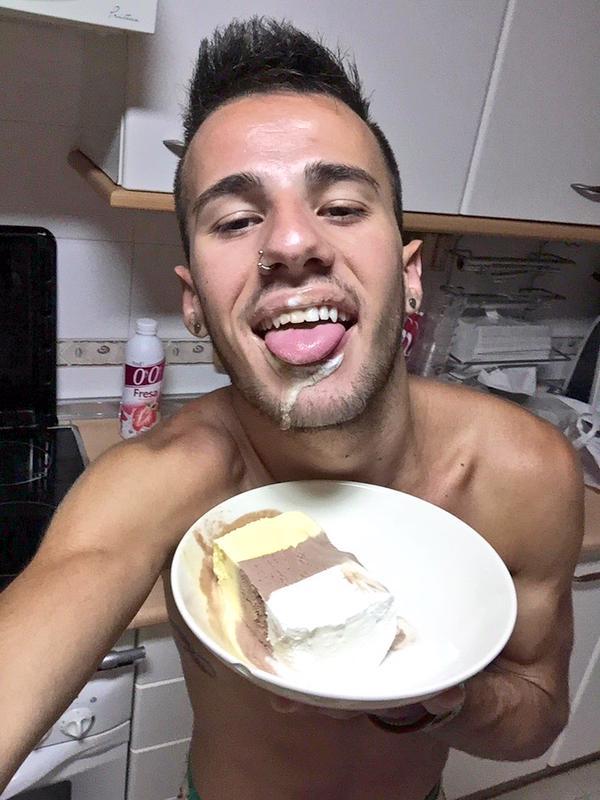 sinclair1987:  vergasyfetichesgay:  colungafrank:  Izan Loren pics  - July 2015