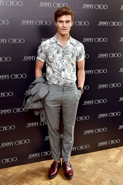 lookpicturefashion:  Oliver Cheshire  A master class in how to mix high street and