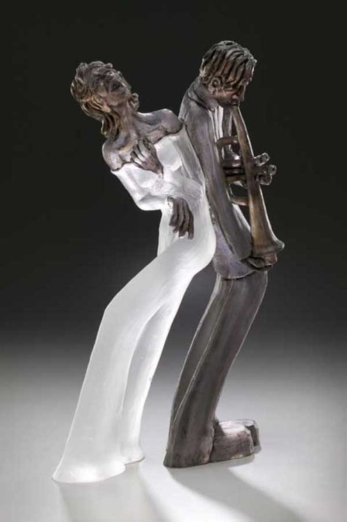 taktophoto:  Glass sculpture by Leah Wingfield and Steve Clements 