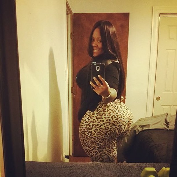 dsgaflboi:  xlhipzntits:  #wagonwednesday #bigFine #allnatural #xlhipzntits #WCW