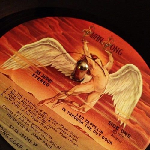 vinylhunt:  “In Through the Out Door” || Led Zeppelin || Swan Song SS 16002 || 1979  #vinyl #record #nowplaying #nowspinning #turntable #vinyligclub #vinylhunt #ledzep #ledzeppelin