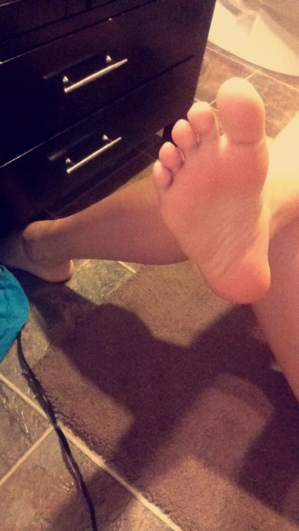 deliciousteenfeet: Hotties near you are looking to hookup: bit.ly/1O9Xm13