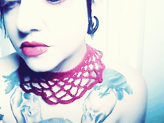 bloodaeon:  bloodaeon:  always bringing the weirdness  i need to start doing gifs again.  and creepy videos  Yaaaaaaaaasssssssssss