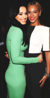 roar-katy-cats:  Katy and Beyonce