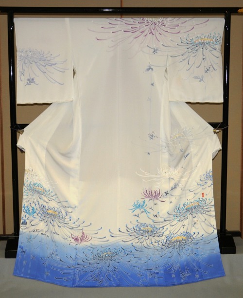 The 43rd Traditional Kaga-Yuzen Craft ExhibitionVisiting kimono “Yorokobi wo mastu” by S
