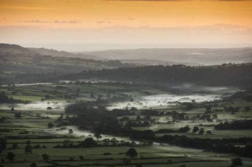 Dawn groundmist over the Yorkshire moors.Groundfog of this type forms because water has a higher spe