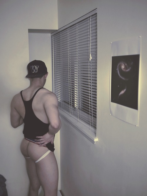 fuckingstretch: When you feel like there’s no way out, love is the only way I love you everyda