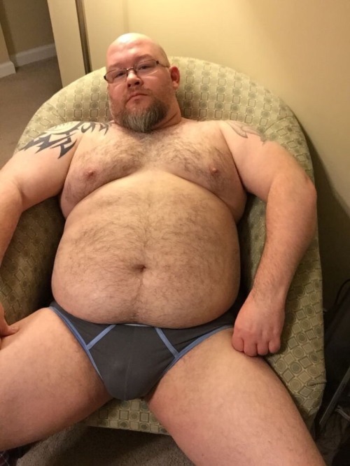 bigbearfan77:tpbears: Thousands of Bears, Daddies and hairy guys.Enjoy the guysFollow us tpbe