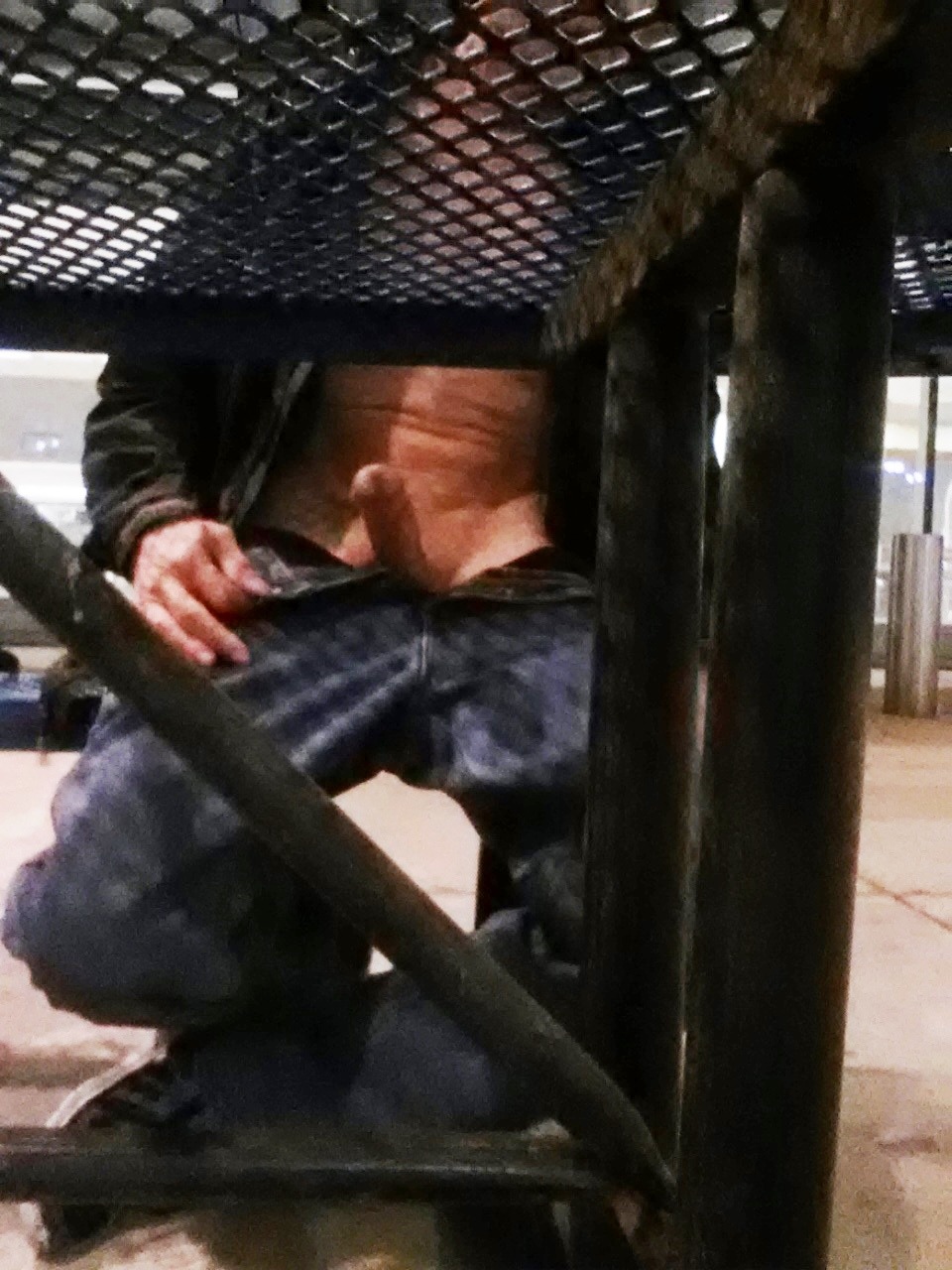 extremeexhib:  picnic table out front at the airport #dick_out Nice! thanks jaybee1959!