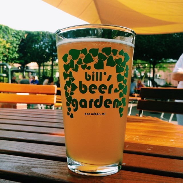 CURRENTLY: Bill’s Beer Garden. Short’s Nicie Spicie. | #craftbeer (at Bill’s Beer Garden)