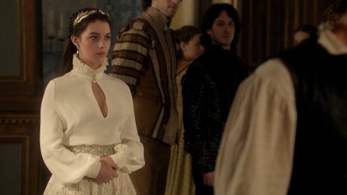 REIGN 2x07: ADELAIDE KANE wearing ALEXANDER MCQUEEN (fashion-of-reign.tumblr.com/post/1027001