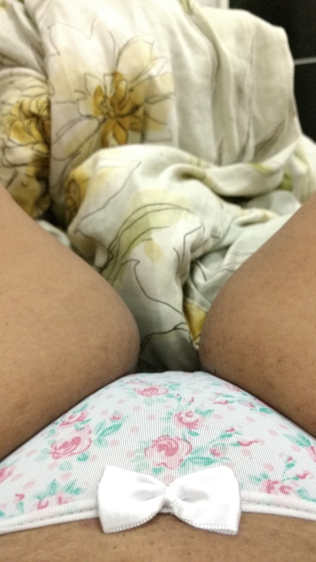 desejointimo:  Boa noite seguidores.. quer ver como está por baixo? Reblogue 😈