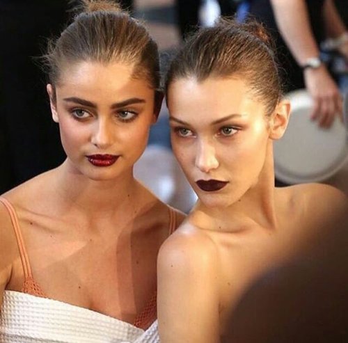 belshadid:  Bella Hadid and Taylor Hill backstage at Versace Haute Couture FW16.
