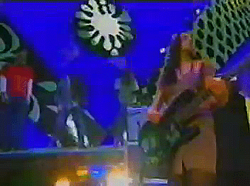 curioussmoker:Hole performs Beautiful Son (1993)