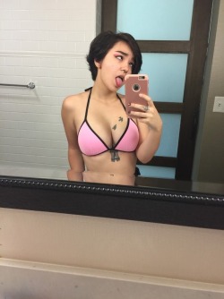 heart-froze:  Should I Expose This Sluts Nudes? Reblog For Yes💯