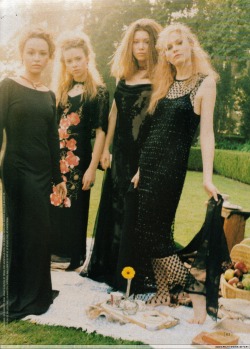 mrbellaslie:  Scarlett Johansson, Jessica Biel, Danielle Harris &amp; Kirsten Dunst 1998