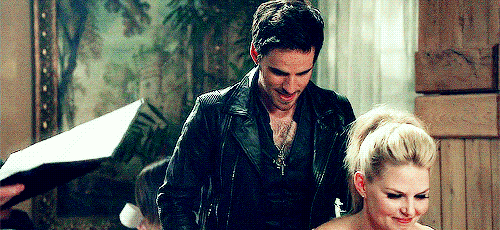captainswansource:  Here, have a gif set of Killian pulling out Emma’s chair for