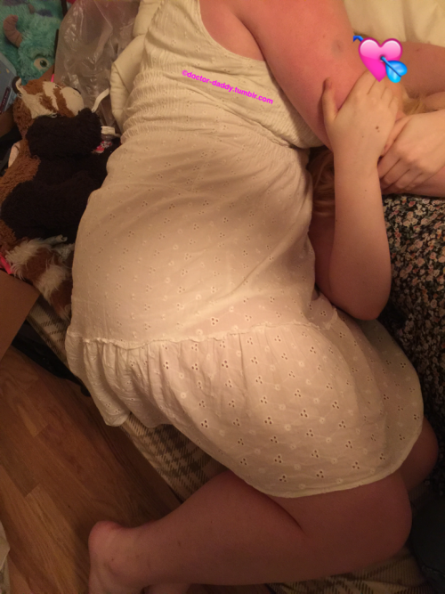 dumbbabycunt:  doctor-daddy:  My beautiful Princess (naughtylittlethoughts) put my little Angel  (dumbbabycunt) in her very first dipey the other day. It was the absolute cutest!  I kicked and squirmed a lot and had to be held down 🙈