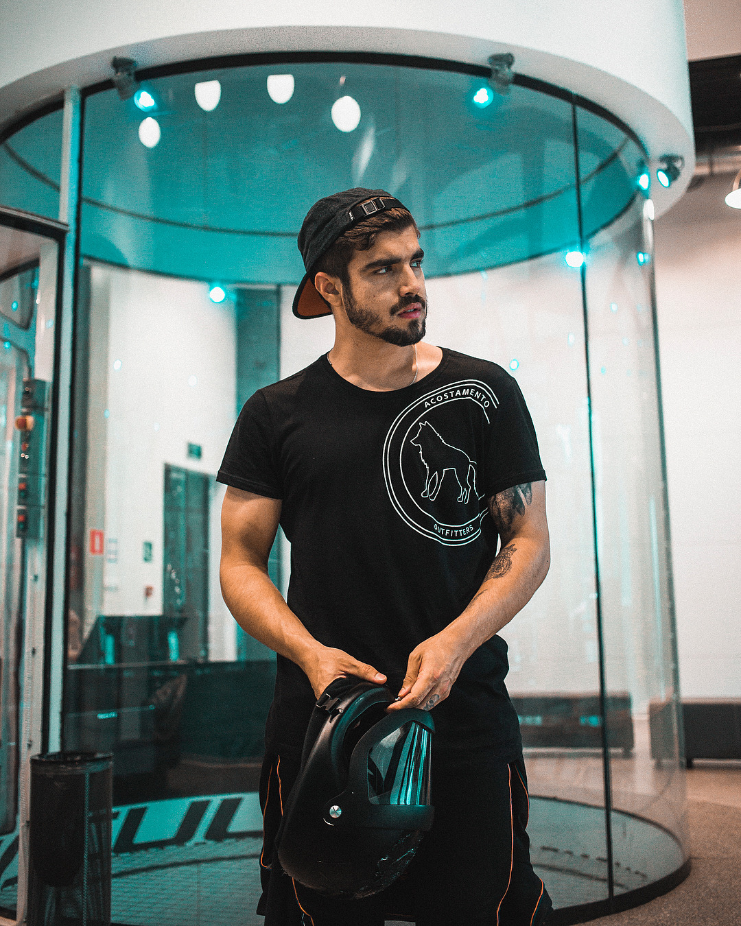 celebswhogetslepton: @caiocastro: No túnel até Lobo voa irmão ! 🤟🏽HeadDown