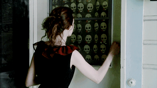 urmotheratemydog:3/31 days of movies set during Halloween season:May (dir. Lucky McKee, 2002)