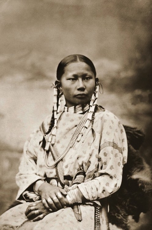  Spotted Fawn, Cheyenne Girl. Photographed in 1878. 