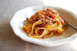 winedharma:      If you like supple, fine Cabernet Sauvignon, you should keep an eye on the Tenuta Bonzara winery! Perfect for a creamy tagliatella bolognese http://winedharma.com/en/winery/tenuta-bonzara-winery 