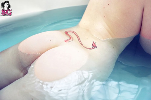 suicidegirls-southafrica:   Pyke Suicide - Bring Home The Ocean For more South African SuicideGirls Sweet tattoo, for more visit past-her-eyes.tumblr.com  