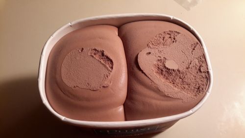 lolfactory:  When your ice cream looks like a butt [source]Amazon: Last-Minute Deals Are Here!