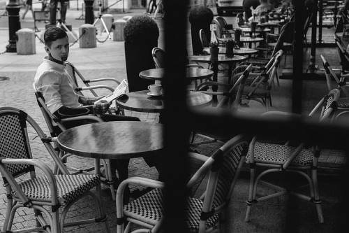 by @dmitrystelmah #lifestyle #streetcafe #saintpetersburg #spb #coffee #newspaper #blackandwhitephot