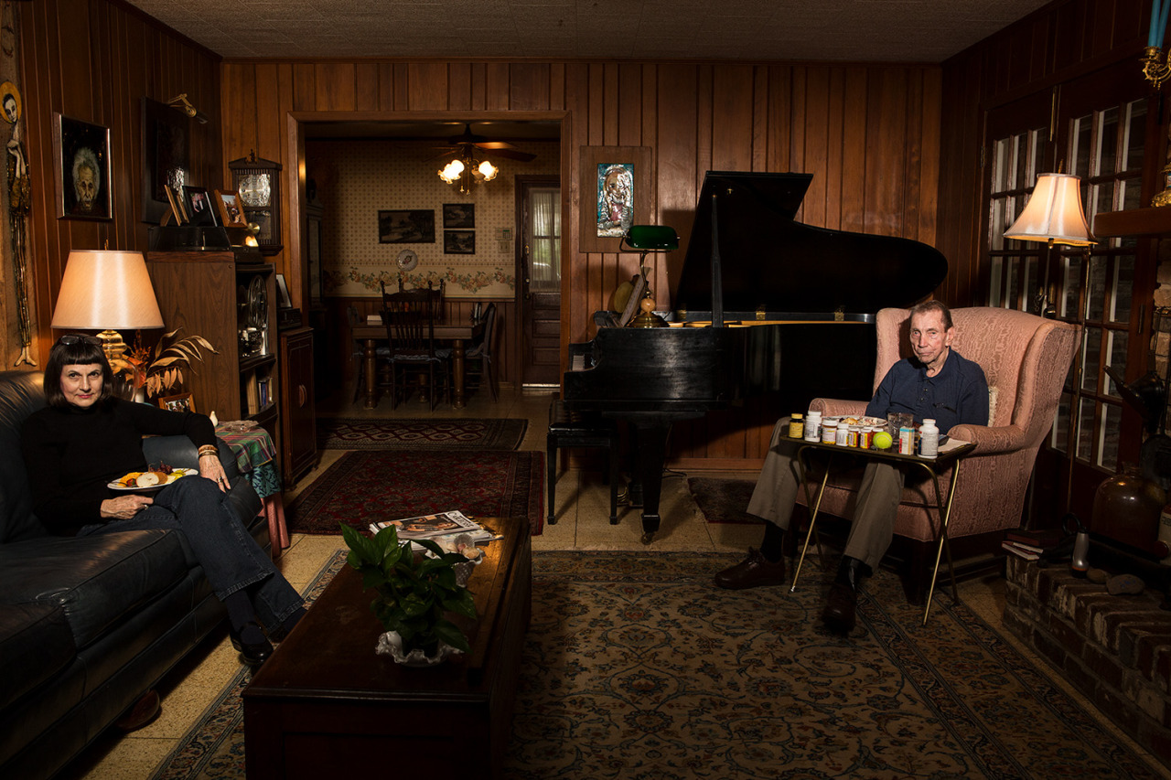 bobbycaputo:     Lois Bielefeld | Weeknight Dinners    Photographer Reveals What