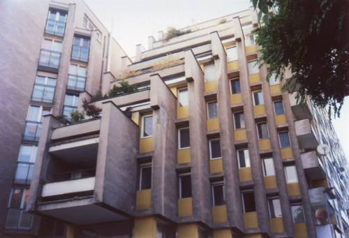 brutalistrevival: http://www.tumblr.com/blog/thenewcitywalker Bratislava, residential building.