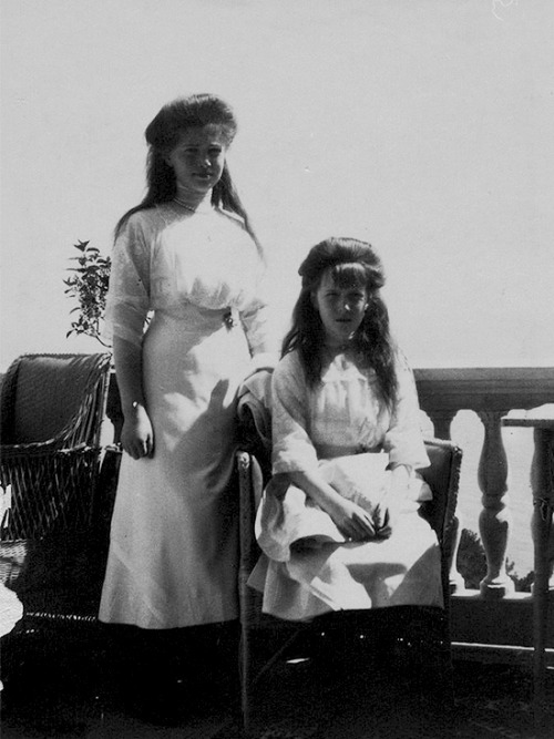 Grand Duchesses Maria and Anastasia, the daughters of Nicholas II, the last Tsar of Russia. Russian 