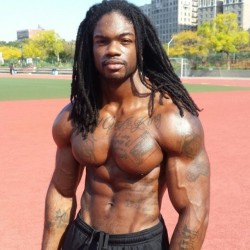locsinaboxwithafox:  TGIM💪💪💪💪 MAN CANDY MONDAY featuring Loc King @naturalfitbody 💪💪💪💪💪💪💪💪💪💪💪💪💪 I’m a Marine and turned personal trainer out of Harlem Ny, I have a passion for fitness I am a #fitnessaddict