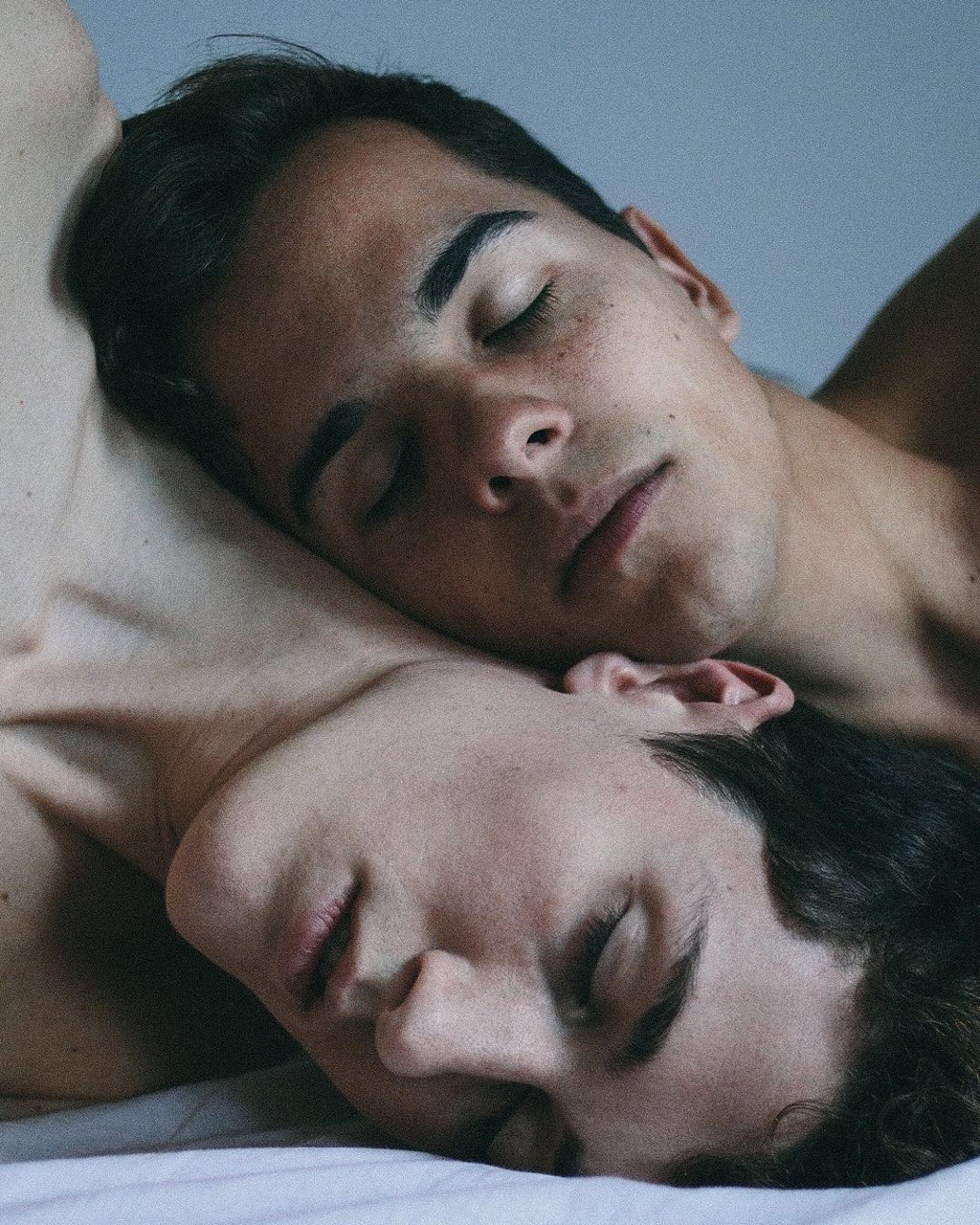 🐧 You Must Be Gay+ To View This Blog*